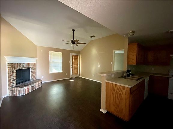 2nd image of 1320 Meadow Rose Trl