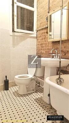 Rented by ZealEstate Group Inc | media 16