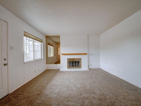 2nd image of 5301 Madeira Pl NE APT D