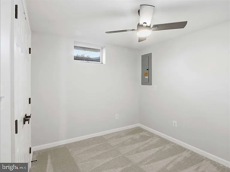 8026 Waterview Ct — Photo 16
