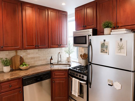 2nd image of 208 E 7th St APT 4A