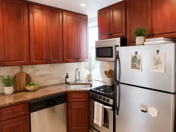 208 East 7th Street image 1 of 14