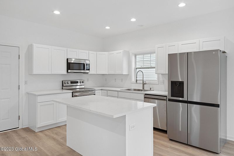 3rd image of 123 Marjorie Lane #4