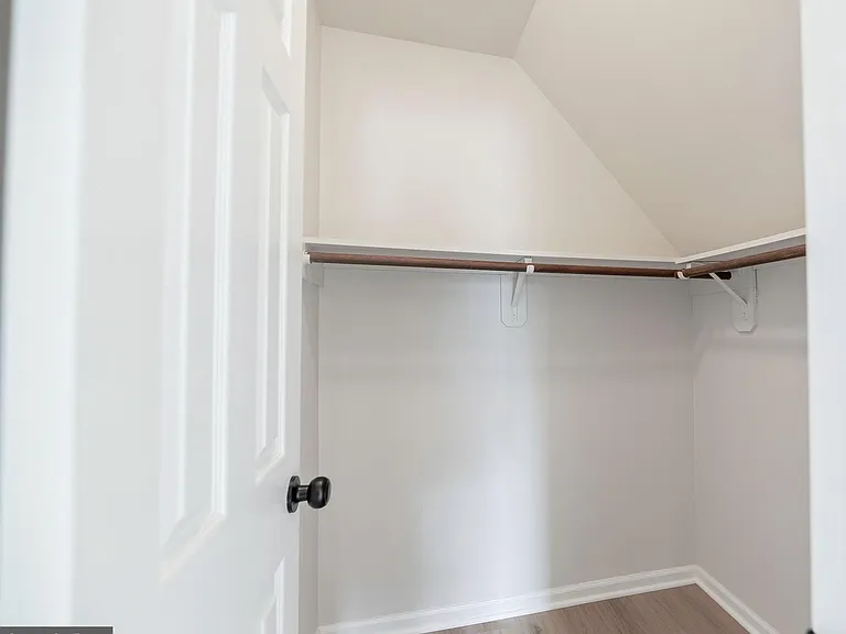 561 Tiffany Ct — Photo 25