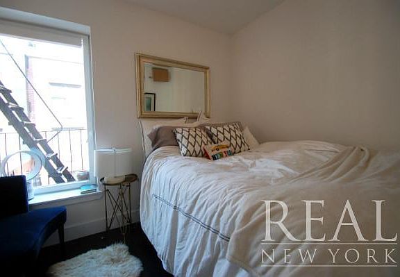 2nd image of 143 Ludlow St #D