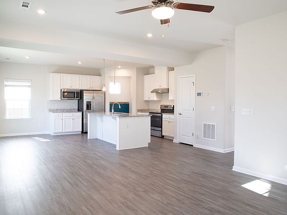 5th image of 3305 Somerset Ln