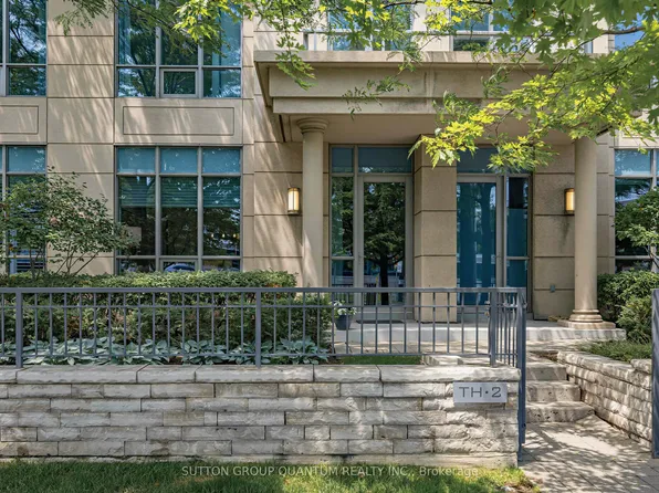 15 Viking Ln #Townhouse 02, Toronto, ON M9B 0A4