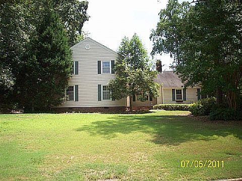 2nd image of 809 Camellia Dr