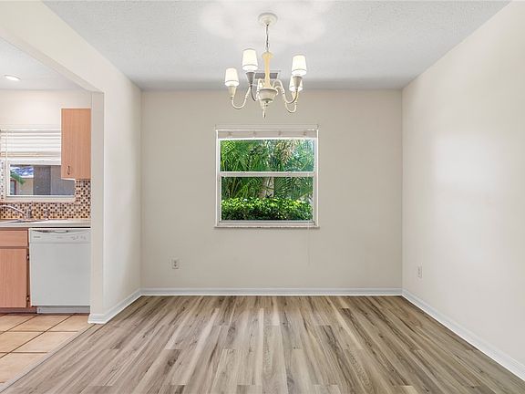 5th image of 1125 42nd Ave