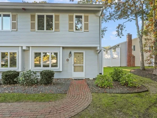 174 Lowell Rd #D47, Mashpee, MA 02649