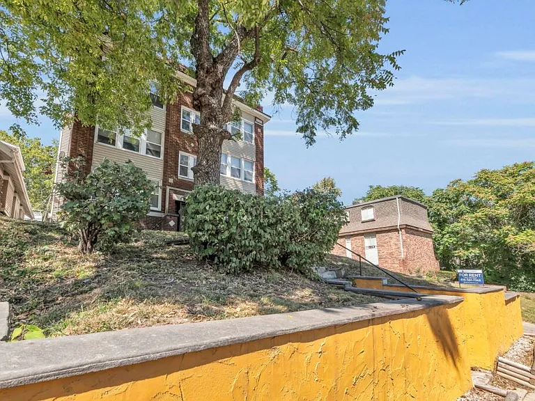 4226 Locust St — Photo 3