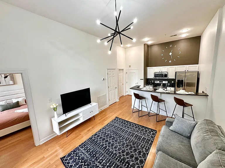 718 Trade St #104 — Photo 3