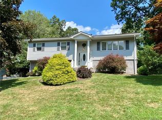 14 Ross Pl, Tappan, NY 10983