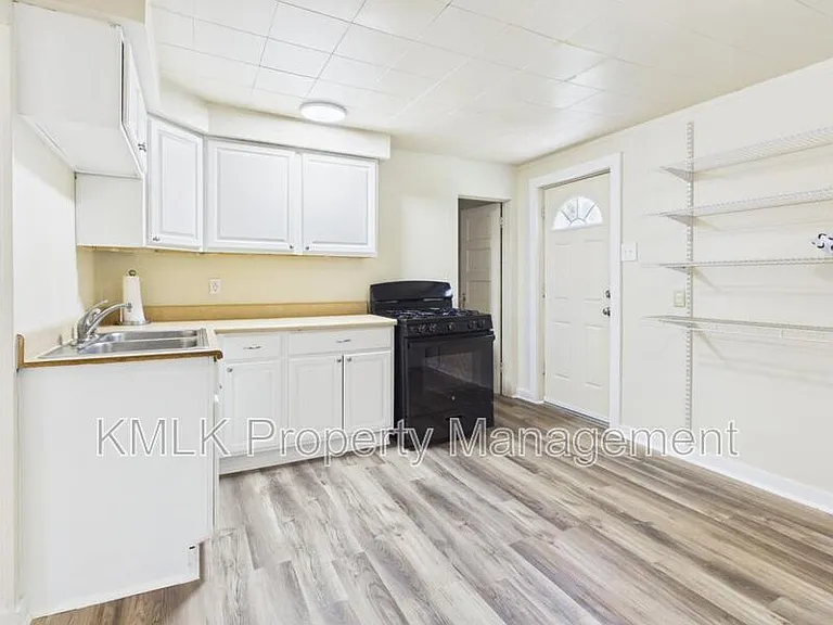 534 Gage St — Photo 13