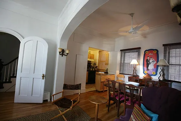 Sold by RealtyTopia | media 17