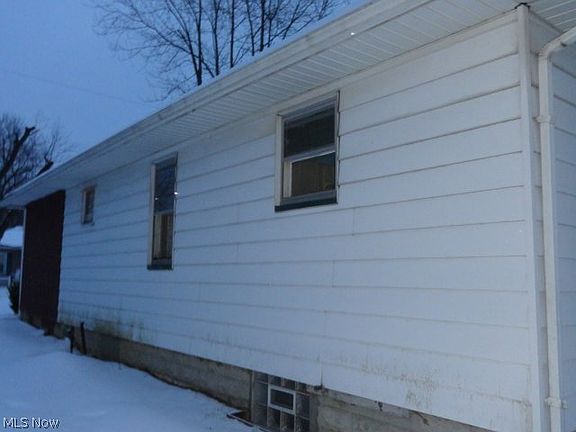 5th image of 4793 Damon Ave NW