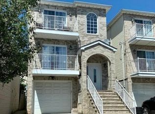 45 Evergreen St, Bayonne, NJ 07002
