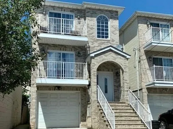 45 Evergreen Street image 1 of 11