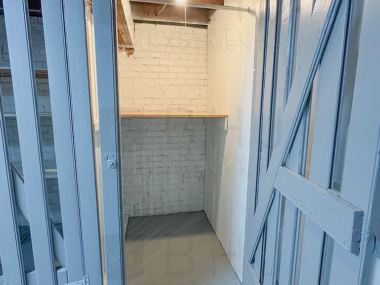 219 E Burkitt St — Photo 9