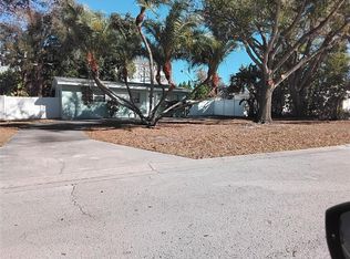 327 Barbara Cir, Belleair, FL 33756