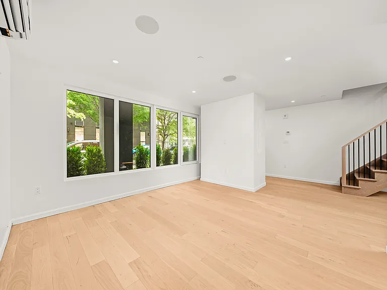 41-01 24th St #Townhouse 1 — Photo 22