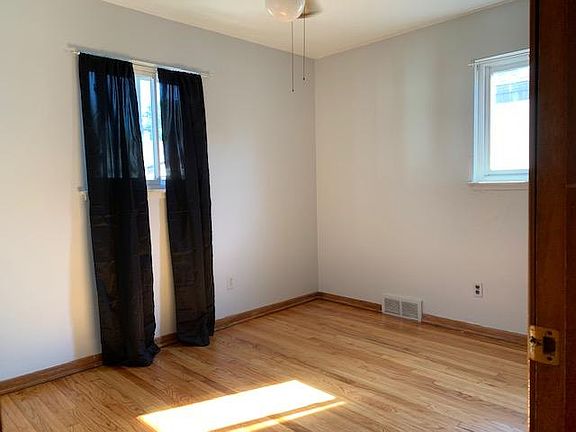 4th image of 2160 Ford Blvd