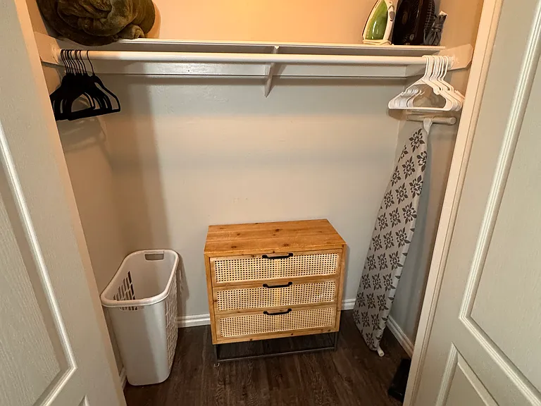 1207 W Gore Blvd #17 — Photo 9
