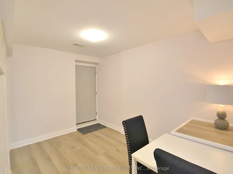 27 Nightingale St #LOWER — Photo 4