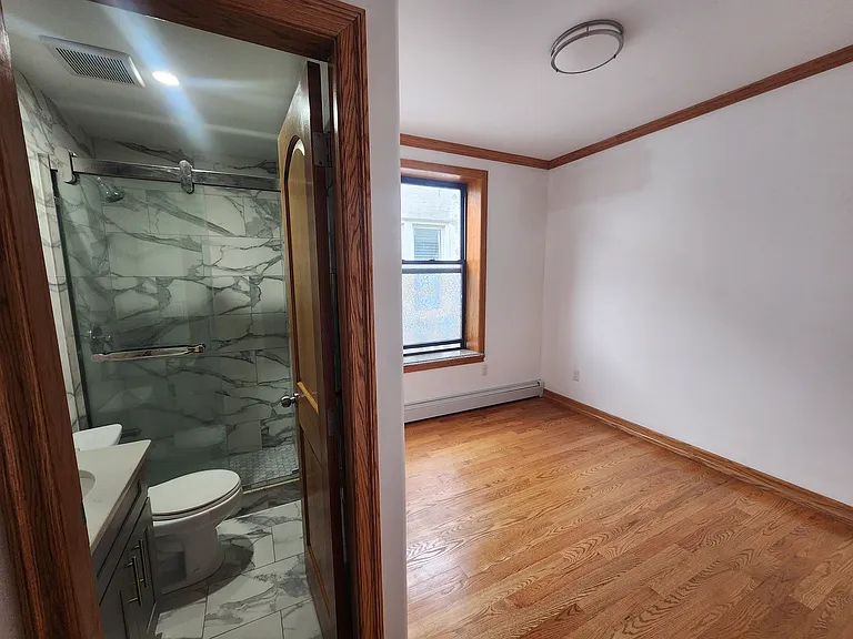 Maple Ave — Photo 8