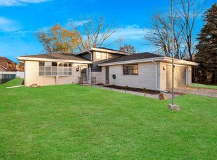9933 Massasoit Ave, Oak Lawn, IL