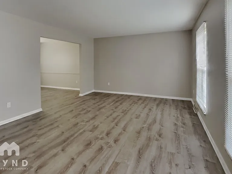1525 Francisco Rd — Photo 8