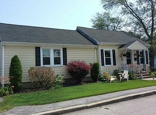 100 Ridgeway Ave, Warwick, RI 02889