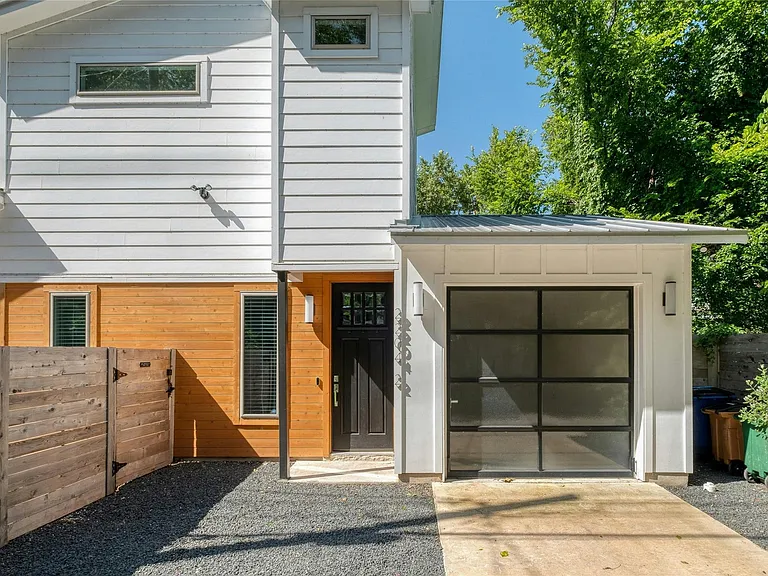 2204 Holly St #2 — Photo 2