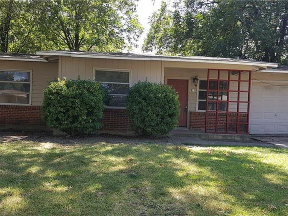 2nd image of 2120 Glenhaven St