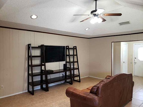 4th image of 5637 Jamaica Cir