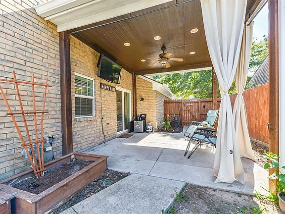4th image of 18142 Glenledi Dr