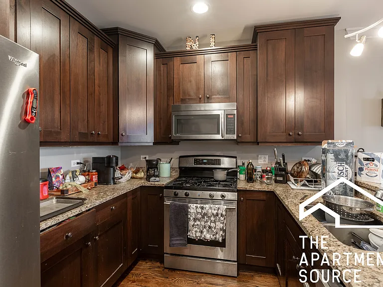 1136 W Diversey Pkwy #3 — Photo 3