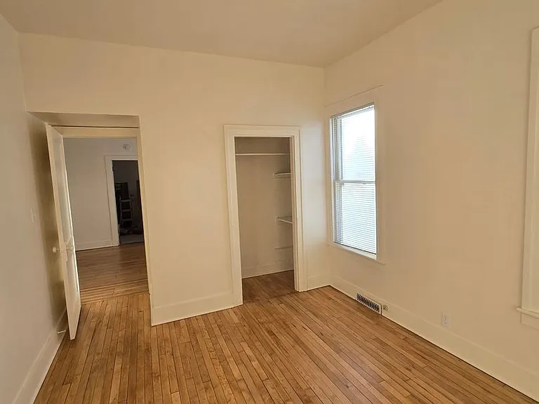 109 Milwaukee Ave W — Photo 6