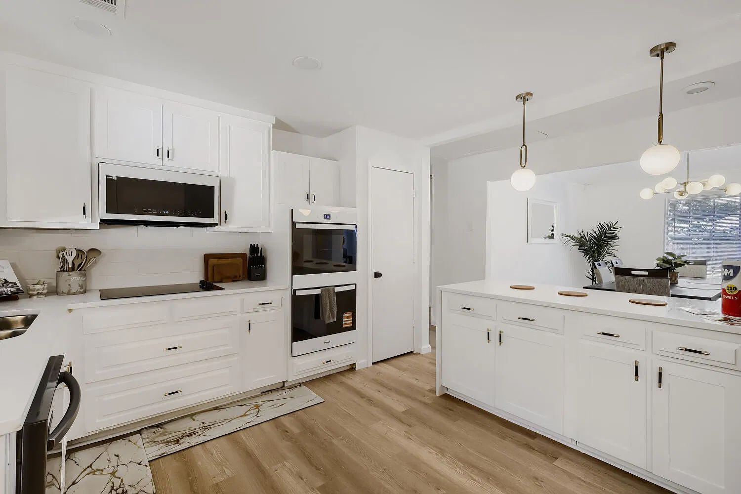 4 bed, 2512 sqft, $5,000 — Photo 2