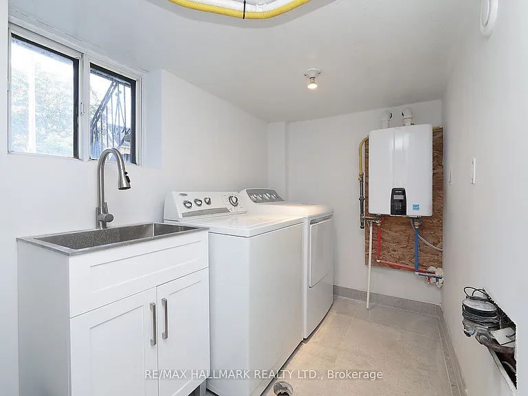 38 Halton St — Photo 16