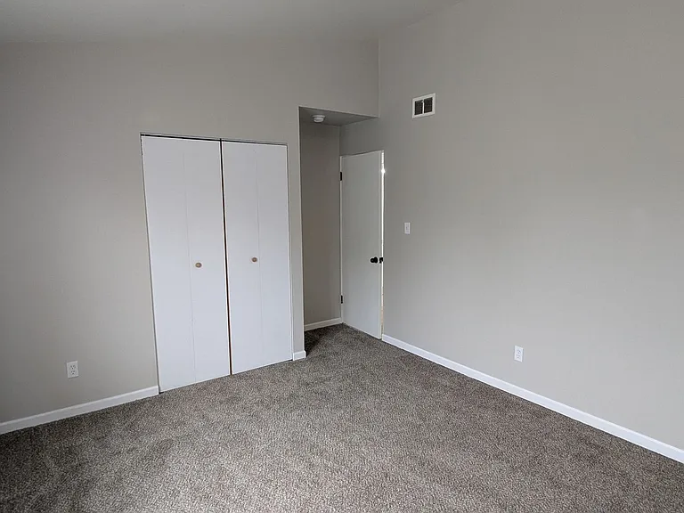 509-515 Zahn Dr — Photo 19