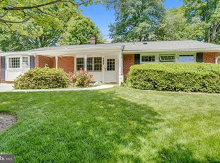 7406 Hogarth St, Springfield, VA 22151