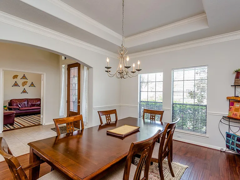 6706 Ashworth Dr — Photo 5