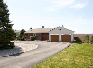 27 Piasta Rd, Dudley, MA 01571