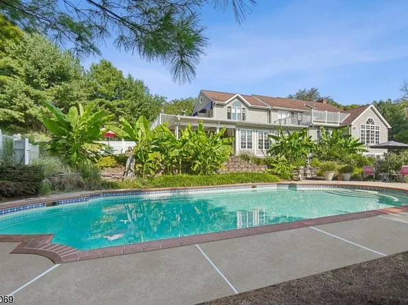 16 Country Club Ln, Harmony Twp., NJ 08865