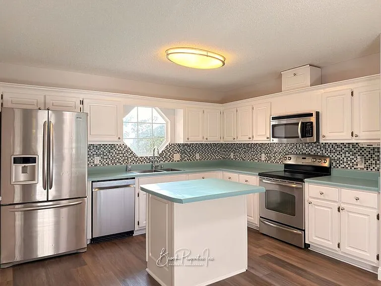 2520 Southern Oaks Dr — Photo 6