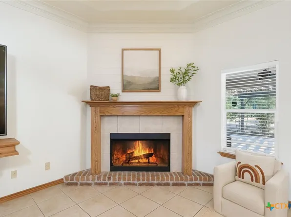 105 Tomahawk Trl, Seguin, TX 78155