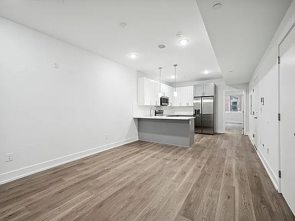 4th image of 2105 N Fairhill St #2A