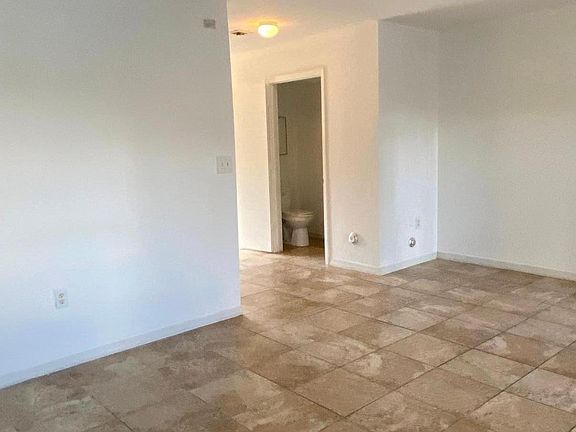 3rd image of 2066 NE 167th St #3111
