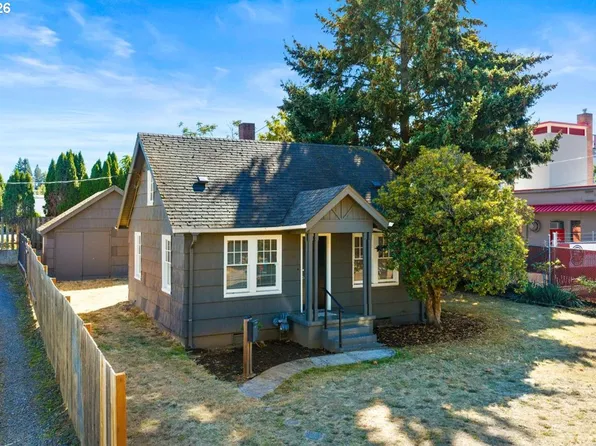 5926 NE Going St, Portland, OR 97218